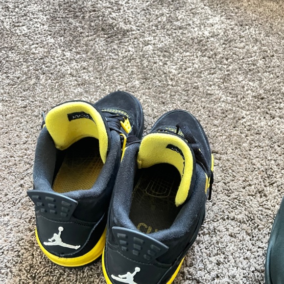 Jordan 4 - Picture 6 of 7